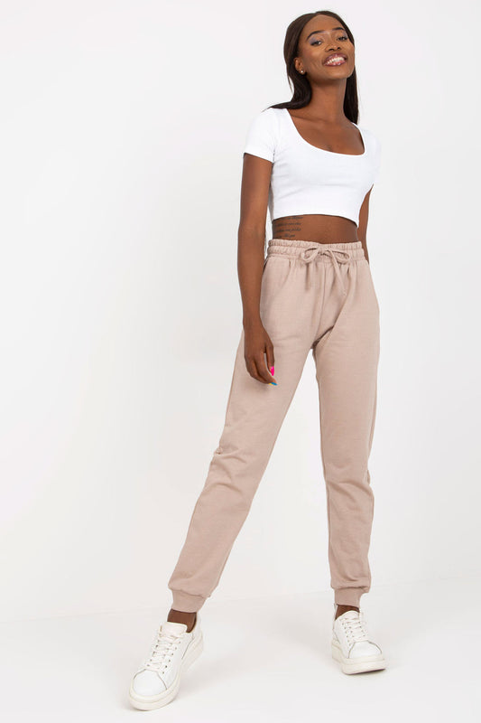 beige -trousers