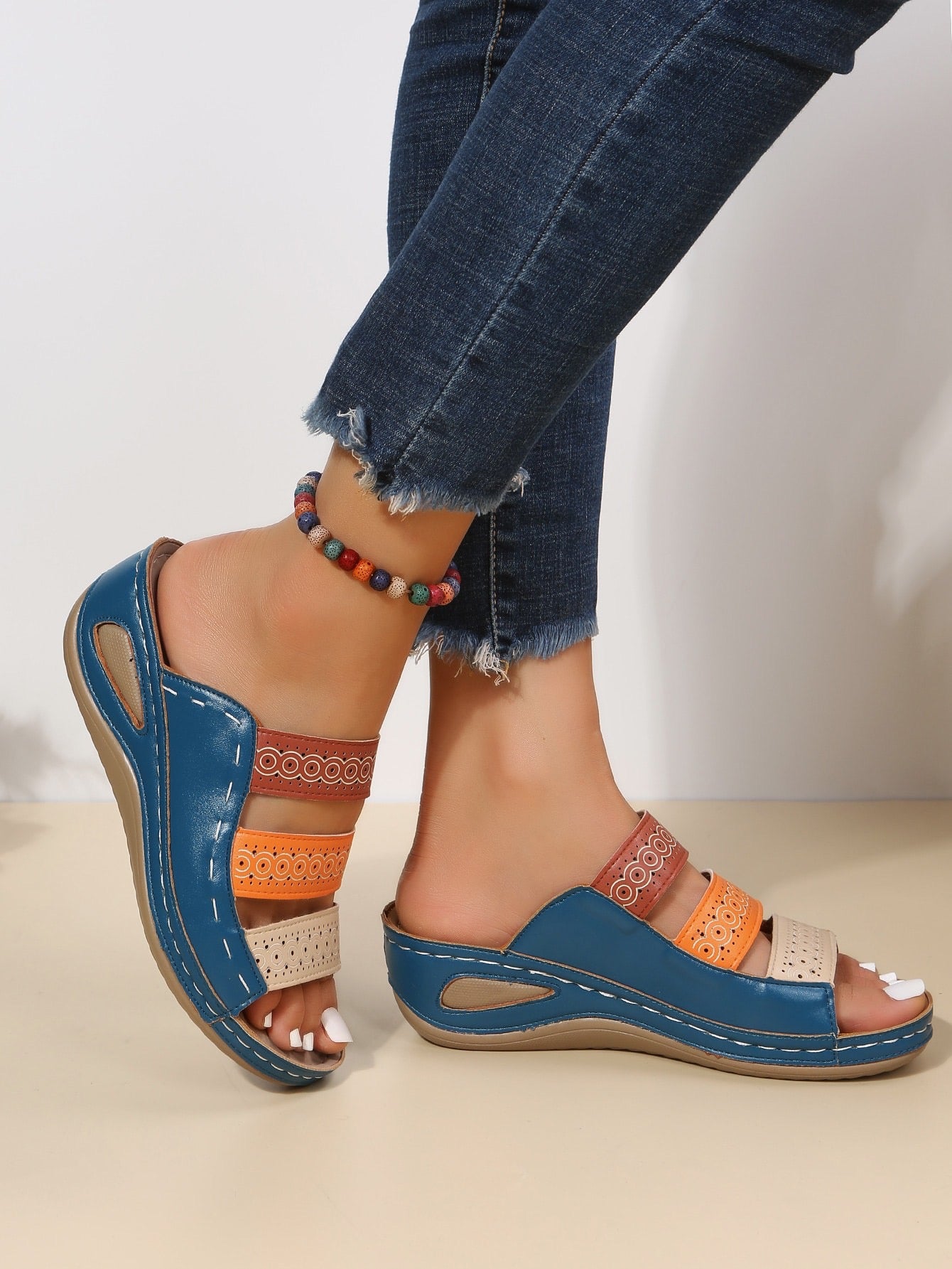 Women’s color block sandal