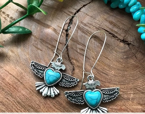 Beautifully made turquoise bird earrings.